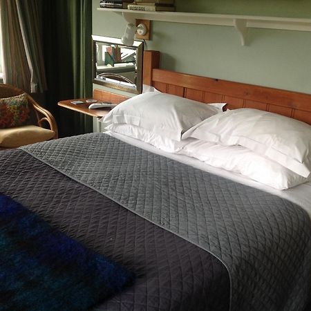 The Mill House Bed & Breakfast Berwick St James Room photo